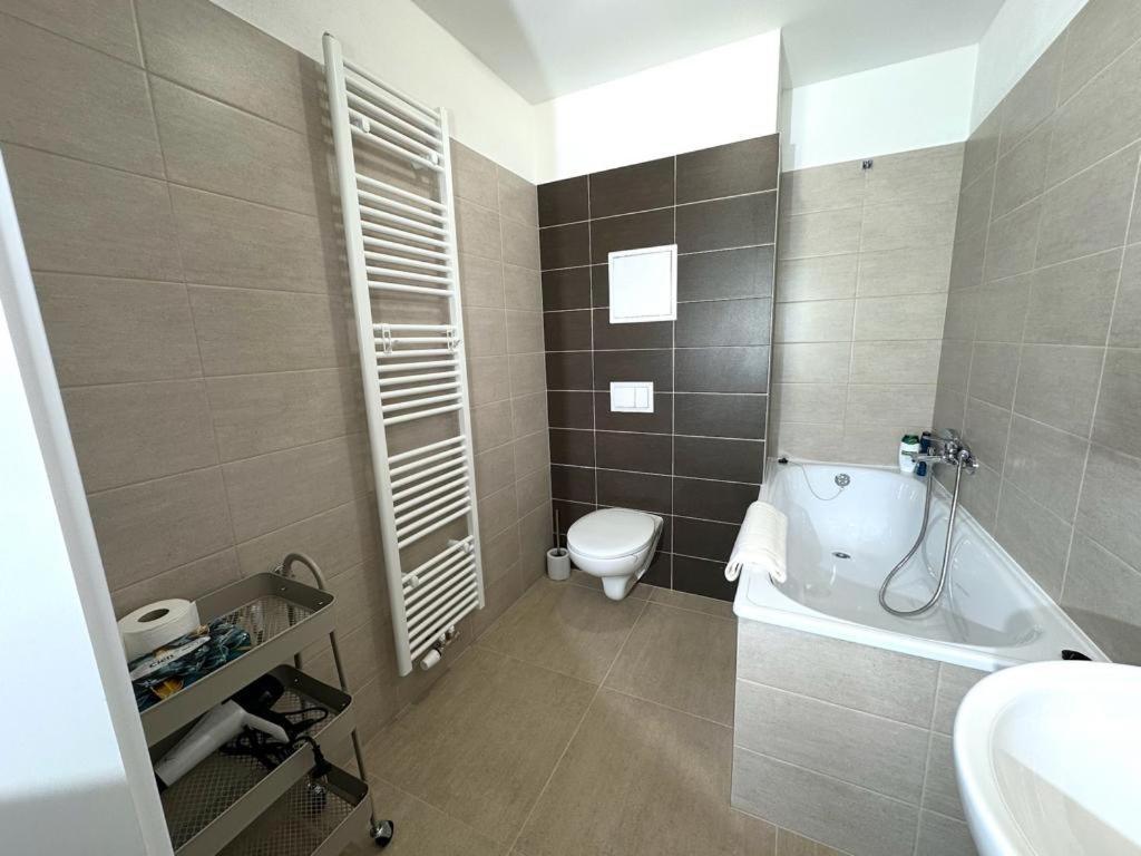Sky 502 Apartment *